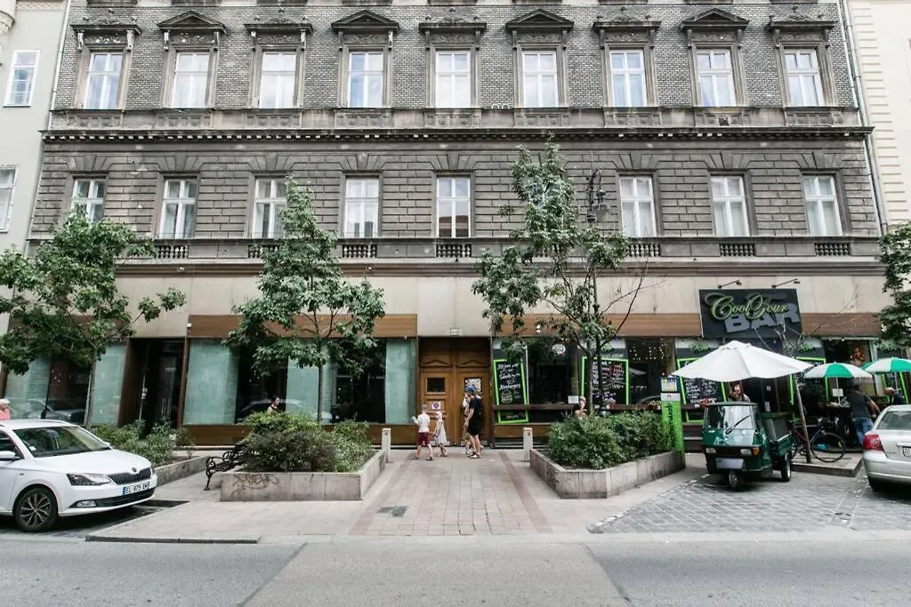Your Gorgeous And Spacious Dream Home Free Parking Budapest 0*,  Hungary